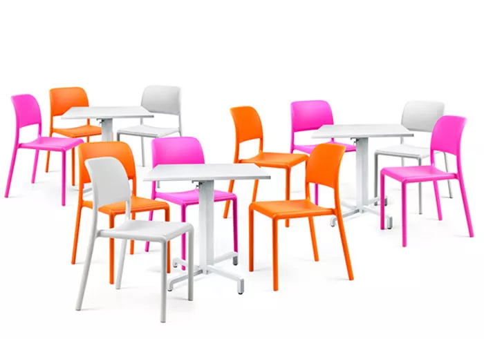 Белый пластиковый стул банкетный, штабелируются Италия Белый пластиковый стул банкетный, штабелируются Италия