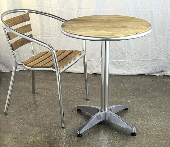 Алюминиевый круглый стол для кафе с массивом ясеня. Купить! Алюминиевый круглый стол для кафе с массивом ясеня. Купить!