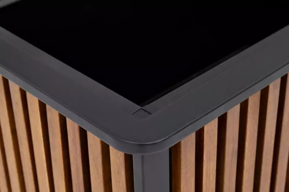 Деревянное кашпо из акации и алюминия со стойкой-решеткой Деревянное кашпо из акации и алюминия со стойкой-решеткой