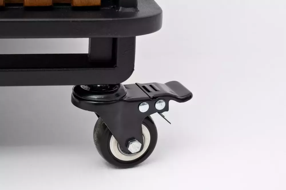 Деревянное кашпо из акации и алюминия со стойкой-решеткой Деревянное кашпо из акации и алюминия со стойкой-решеткой