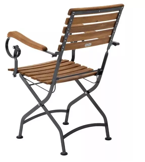 Складной стул с подлокотниками из акации на металлокаркасе Складной стул с подлокотниками из акации на металлокаркасе