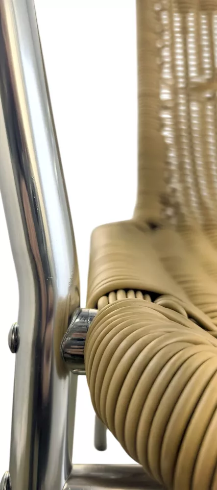 Алюминиевые стулья с искусственным ротангом, стопируются по 21 ш Алюминиевые стулья с искусственным ротангом, стопируются по 21 ш