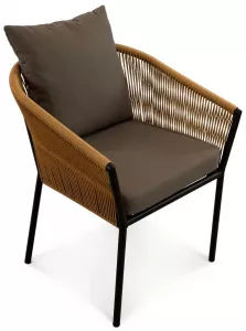 Серое кресло из искусственного ротанга на улицу