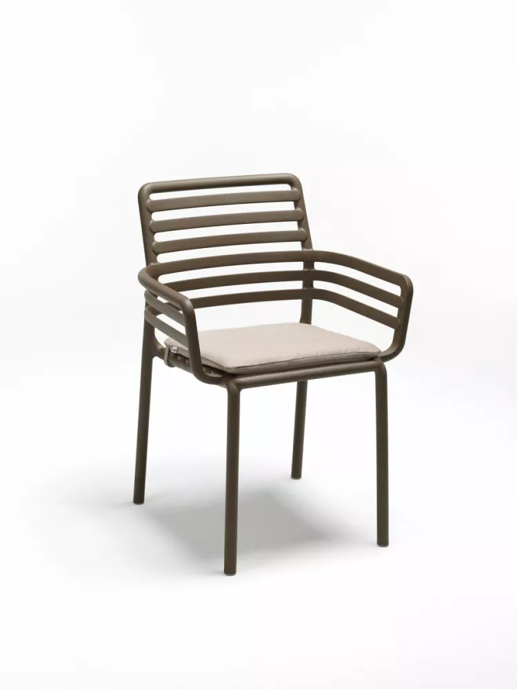 Кресло пластиковое цвет табак Италия. Купить! Кресло пластиковое цвет табак Италия. Купить!