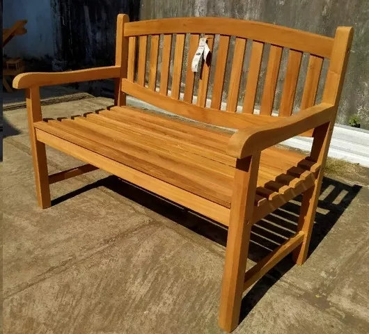 Скамейка из тика с овальной спинкой 120см