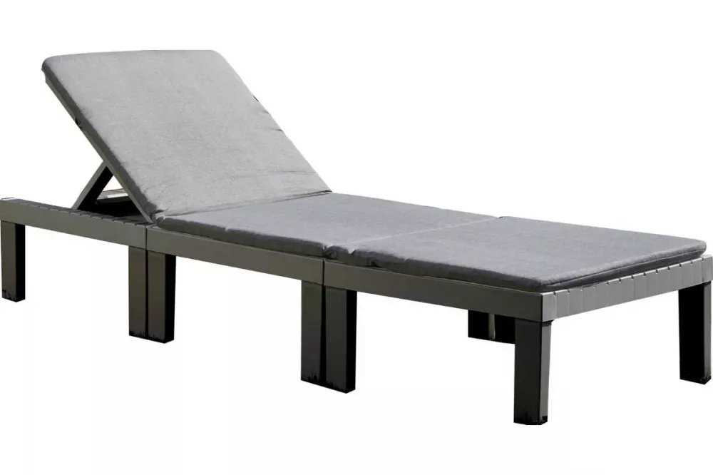 Шезлонг пляжный пластиковый с подушкой трансформер Италия Шезлонг пляжный пластиковый с подушкой трансформер Италия