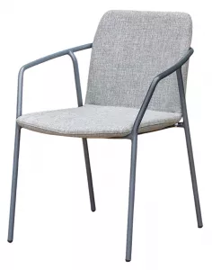 Зеленые пластиковые стулья на металлических ножках