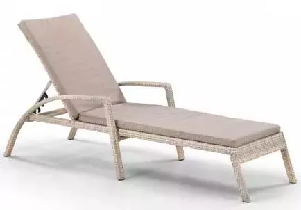 Купить шезлонг из искусственного ротанга для дачи